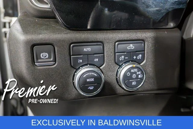 Used 2024 White GMC Elevation image 19