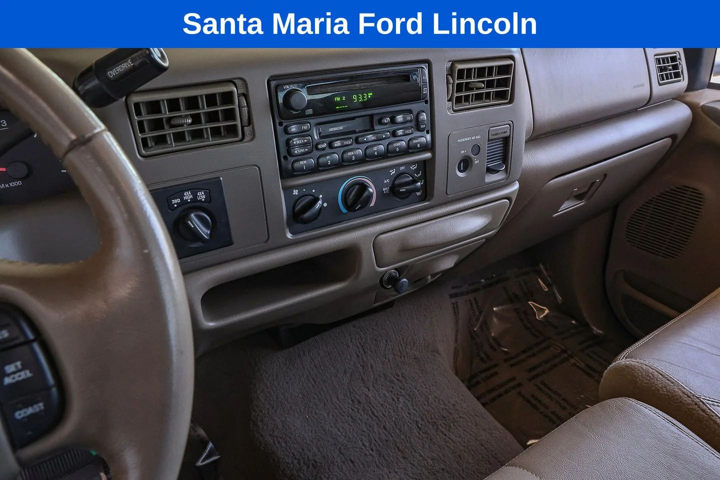 Used 2000 Black Ford Lariat image 15