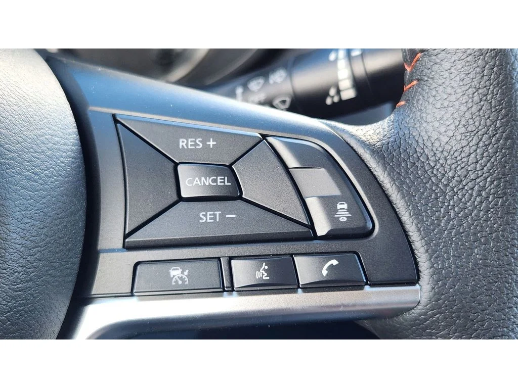 2025 Nissan Versa Sedan SR - Photo 19
