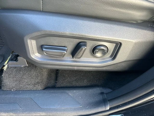 2025 Toyota Tundra Limited - Photo 14