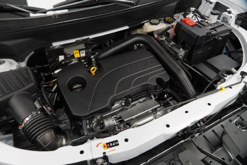 New 2027 Summit White Chevrolet LT image 39