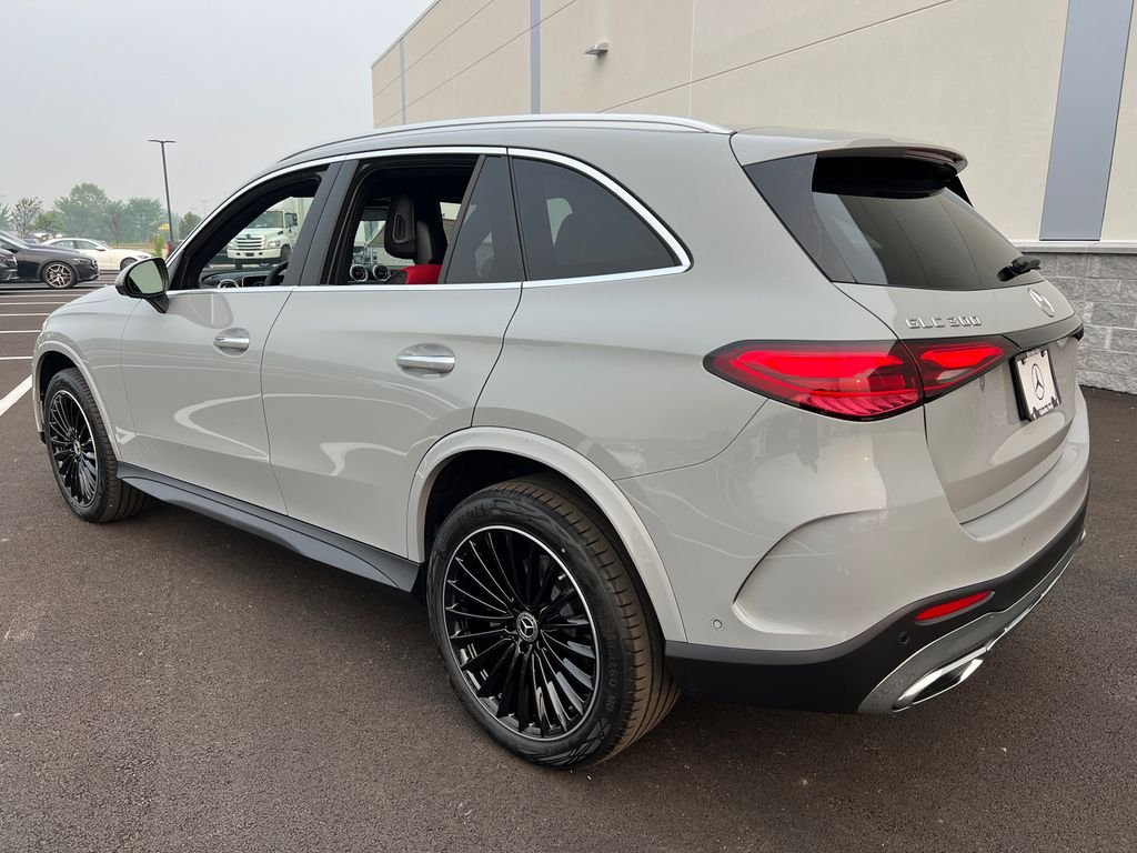 New 2026 MANUFAKTUR Alpine Grey Mercedes-Benz GLC 300 image 5