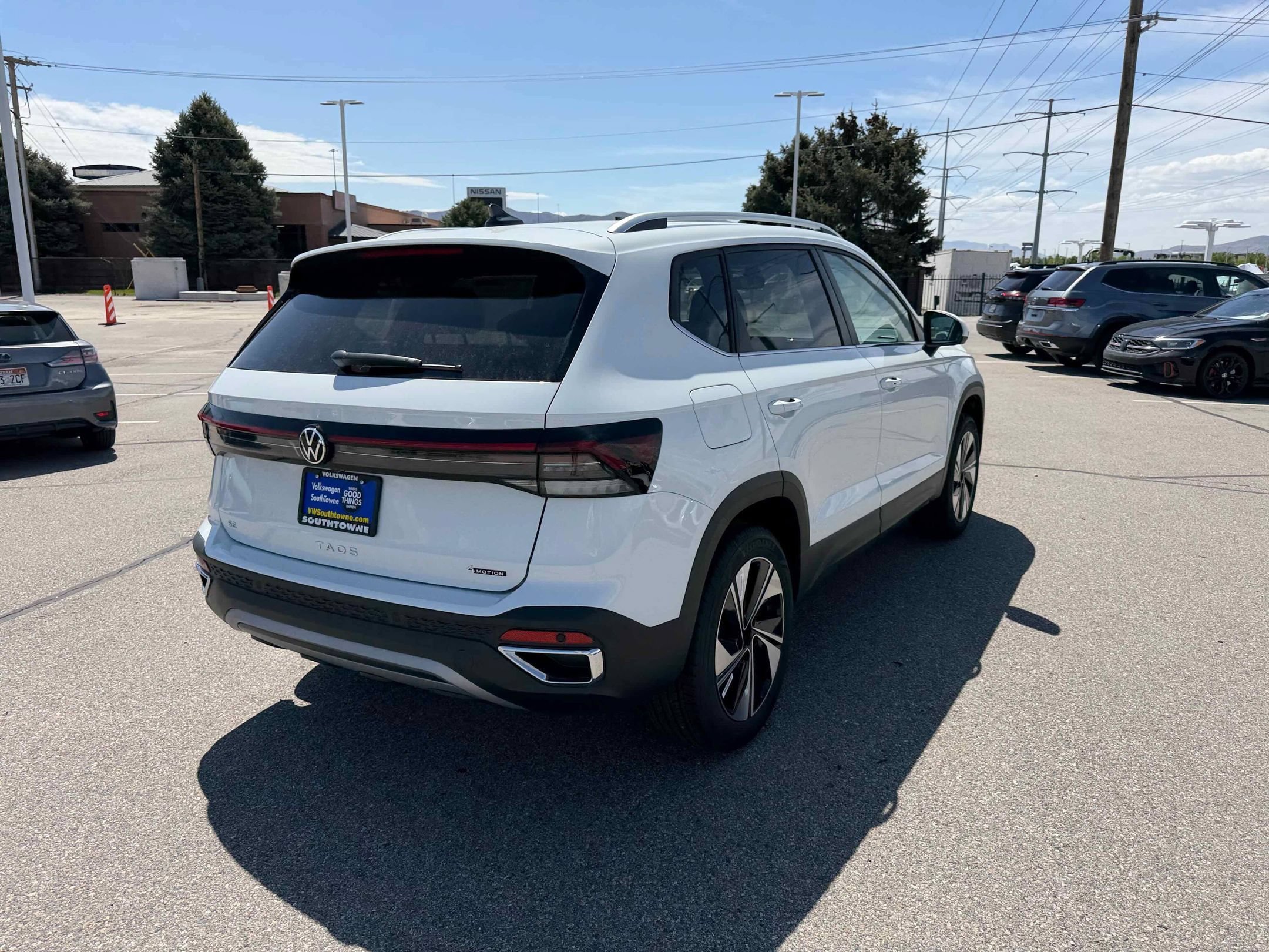 New 2026 Pure White Volkswagen SE image 8