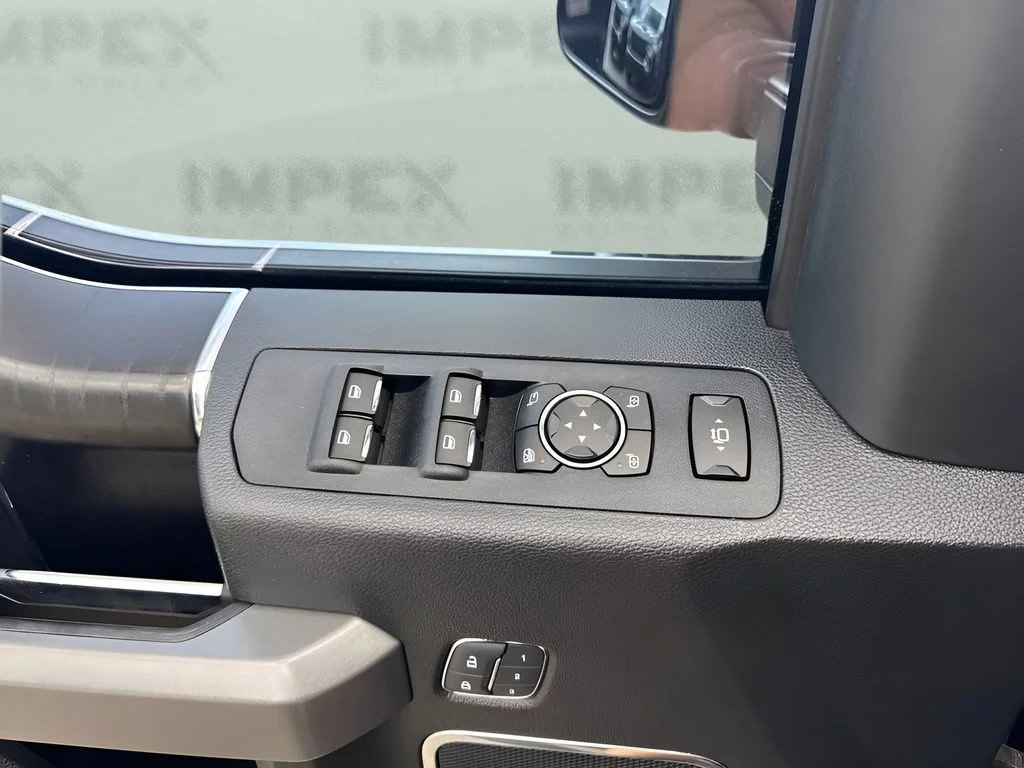 Used 2018  Ford XL image 30