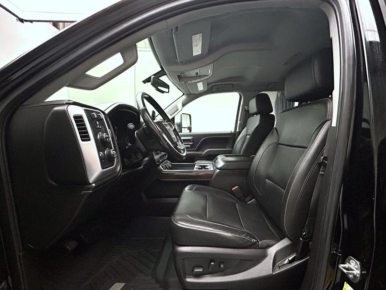 Used 2018 Black GMC SLT image 10