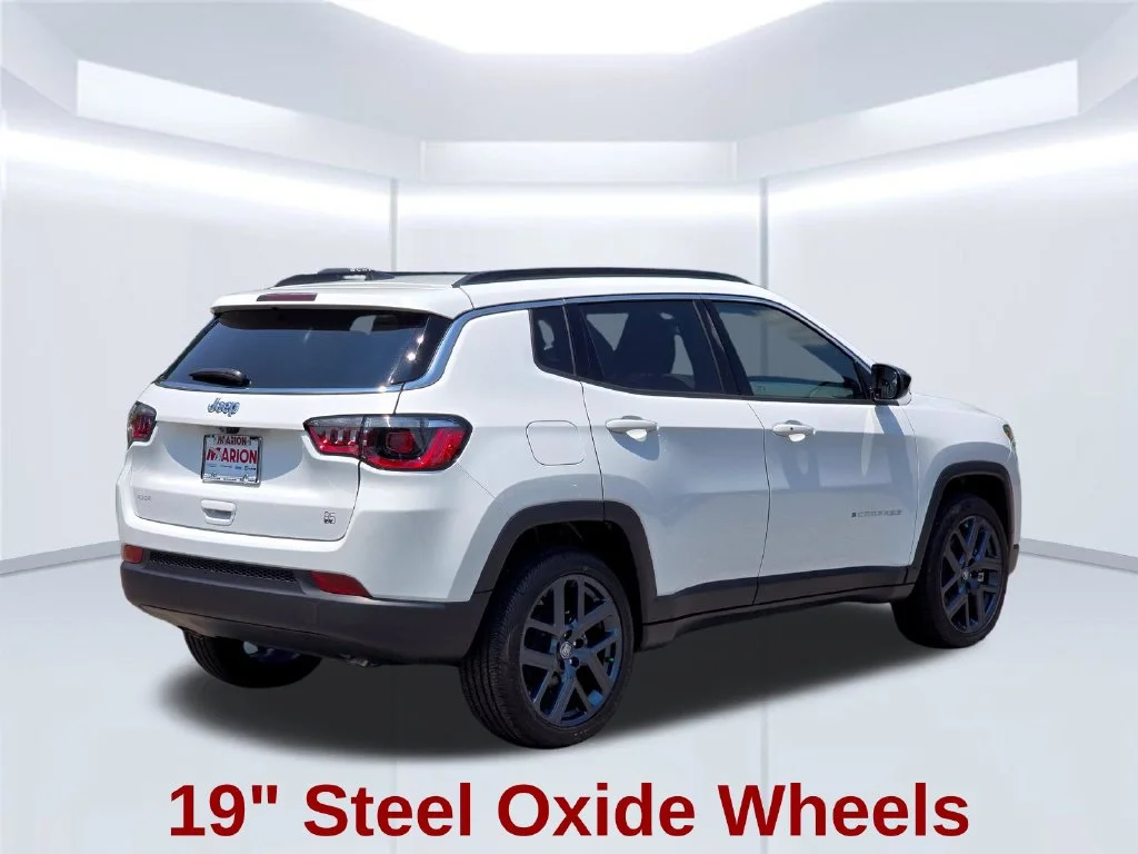 New 2026 White Jeep Latitude image 20