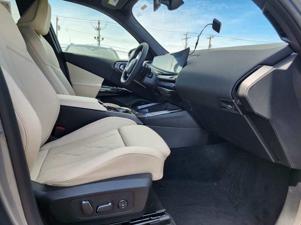 New 2026 Gray BMW 30 xDrive image 11
