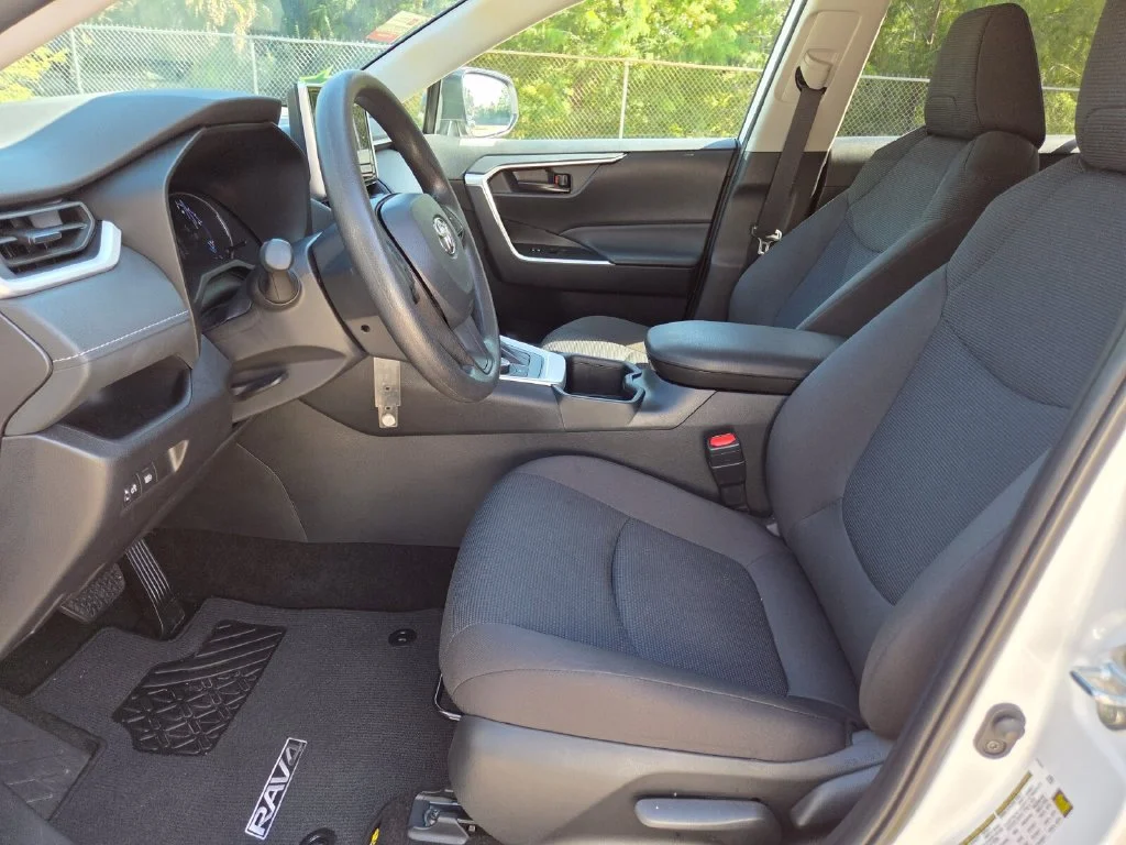 Used 2025 White Toyota LE image 25
