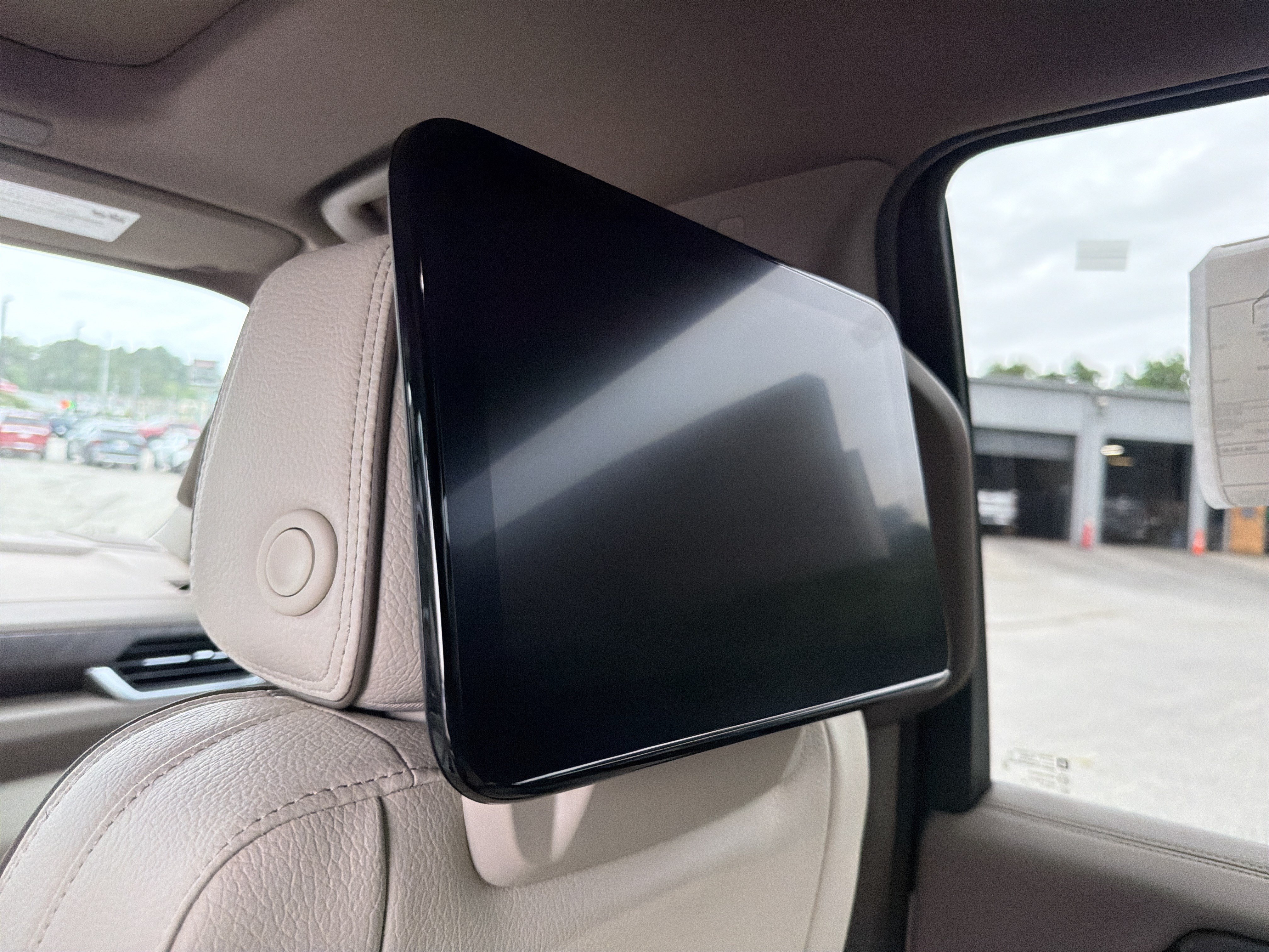 2026 GMC Yukon Denali - Photo 21