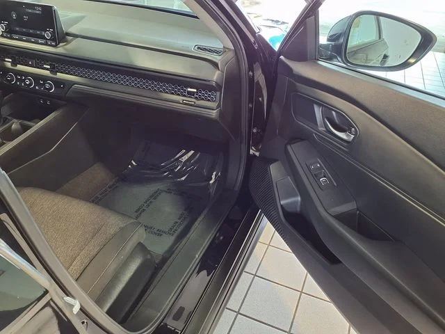2025 Honda Accord SE - Photo 24