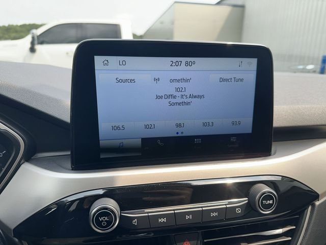 Used 2020 Gold Ford SE image 14