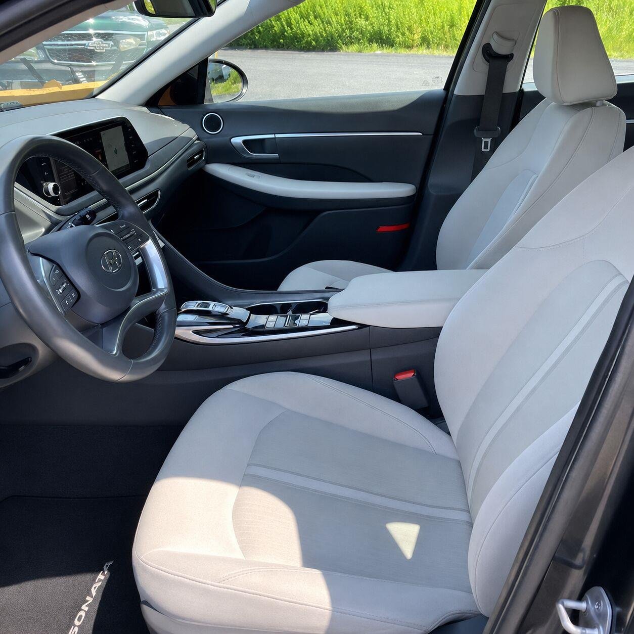 Used 2023 Portofino Gray Hyundai SEL image 9