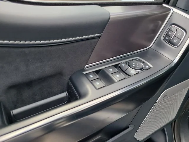 New 2026 Silver Metallic Ford Platinum image 17