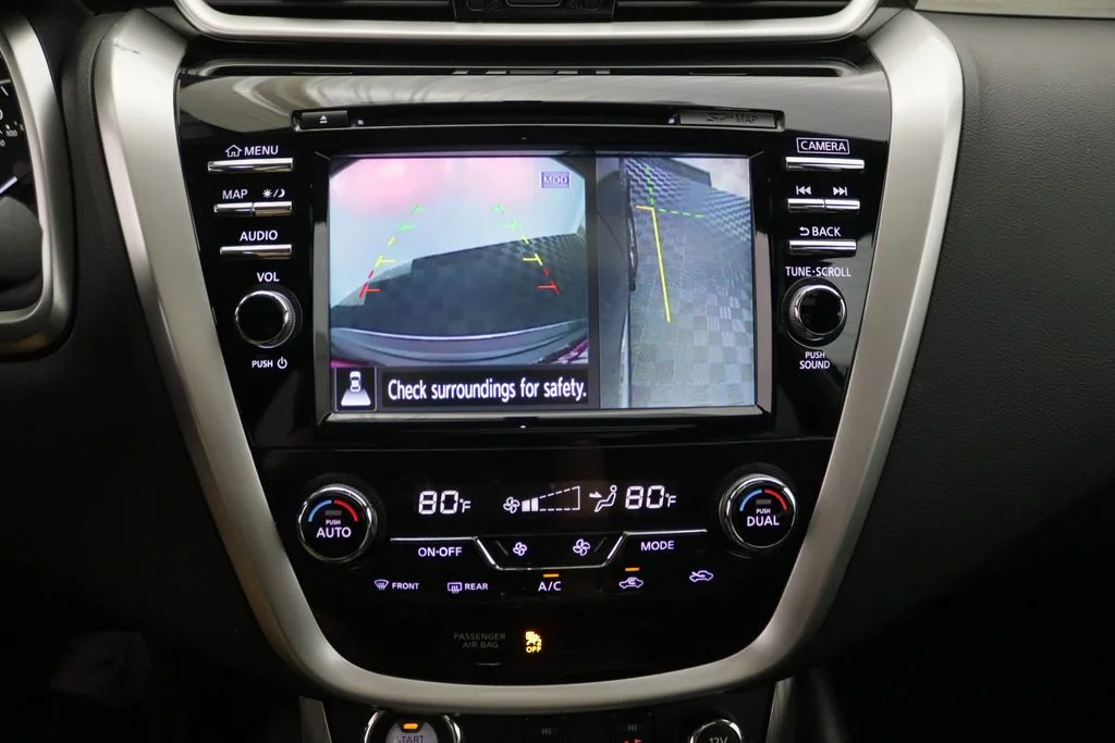 Used 2015 Gray Nissan SL image 24