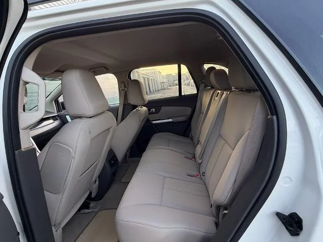Used 2011 White Suede Ford SE image 37