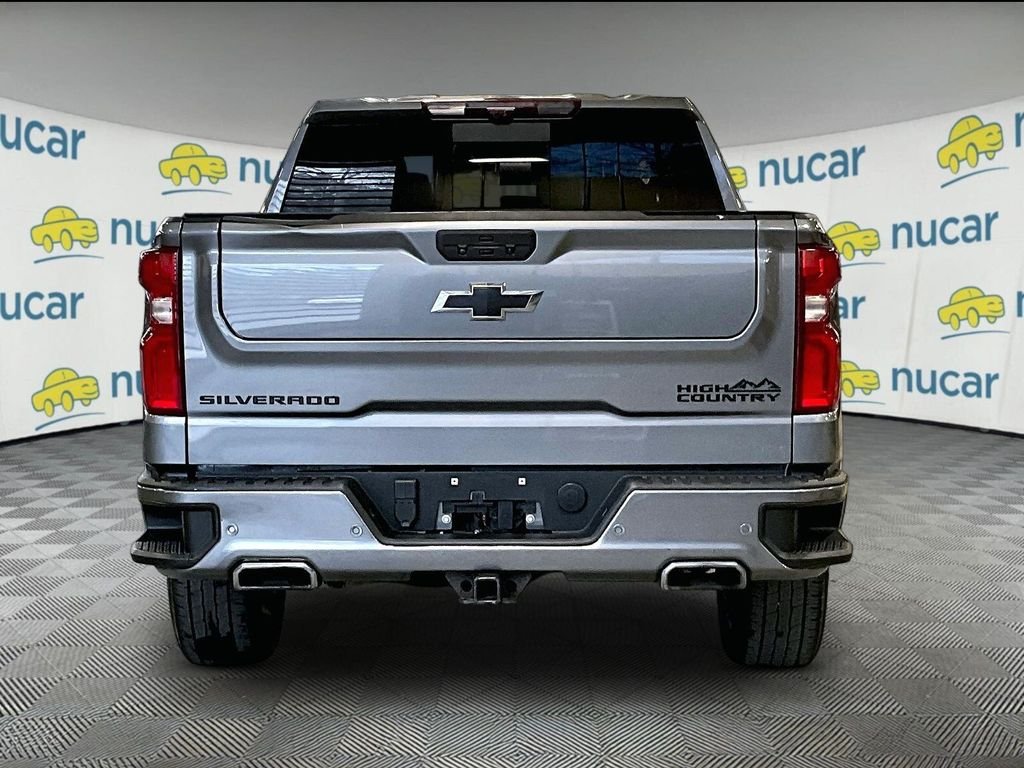 Used 2022 Gray Chevrolet High Country image 5