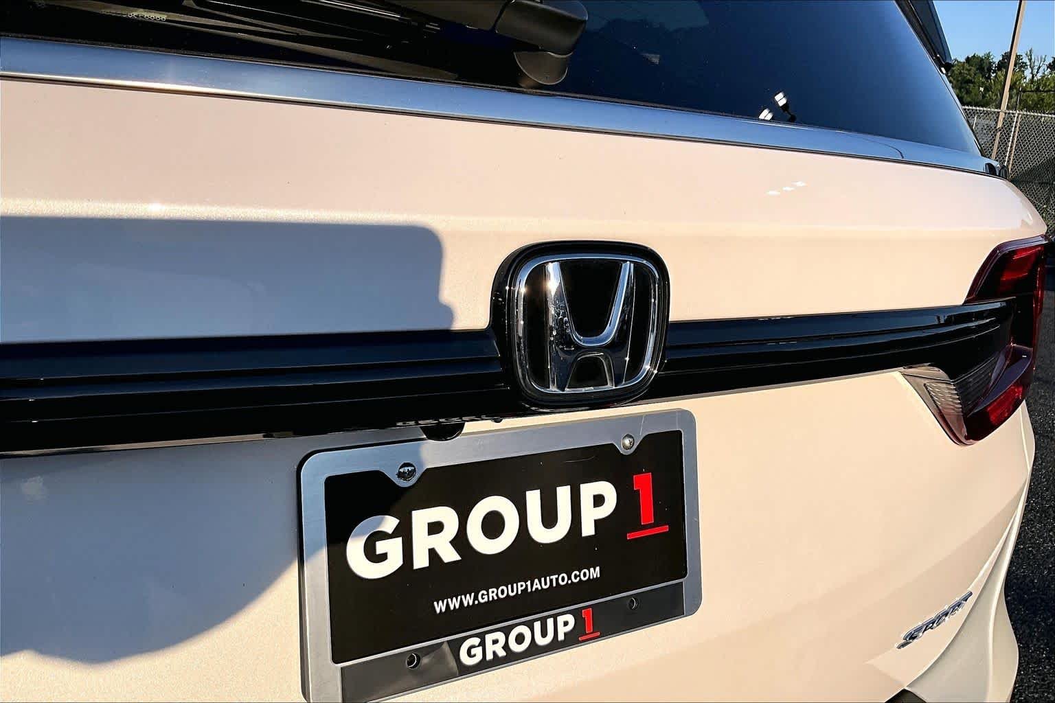 Used 2024 Platinum White Pearl Honda Sport image 31