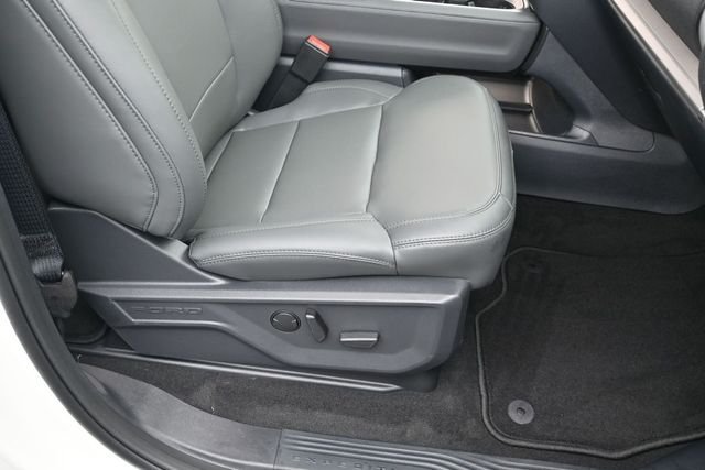 New 2027 Star White Metallic Tri-Coat Ford MAX Active image 84