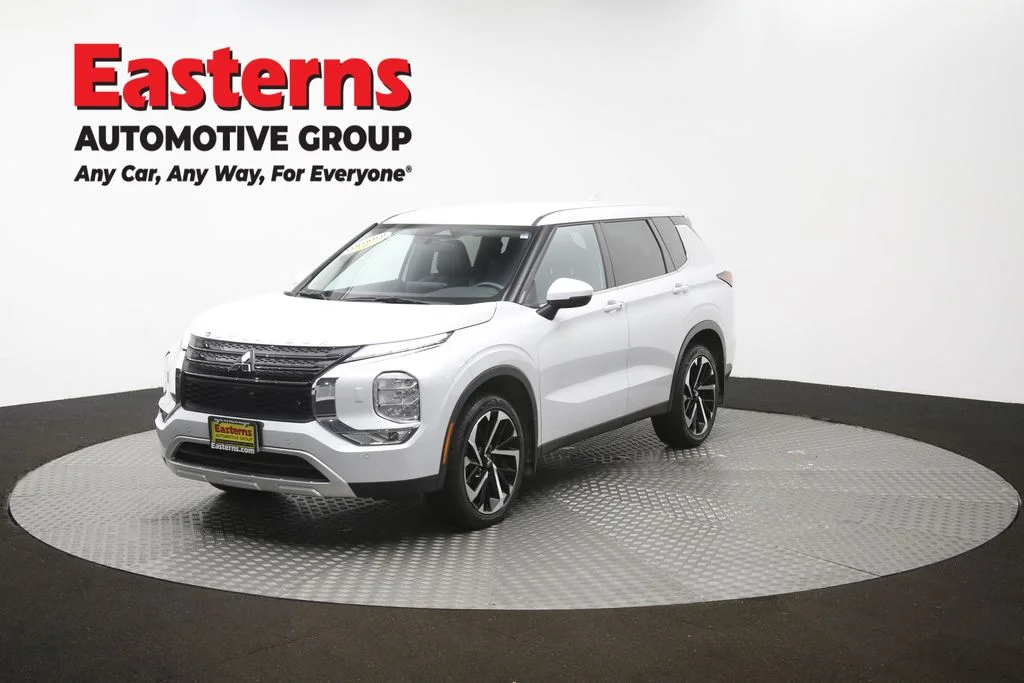 Used 2024 White Mitsubishi SE image 54
