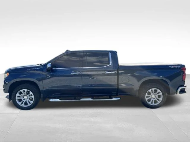 Used 2022 Blue Chevrolet LTZ image 4