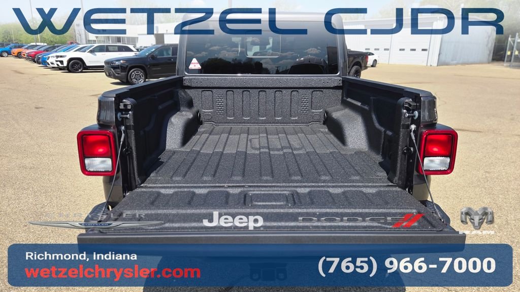 New 2026 Granite Crystal Metallic Clear-Coat Exterior Paint Jeep 85th Anniversary Edition image 9