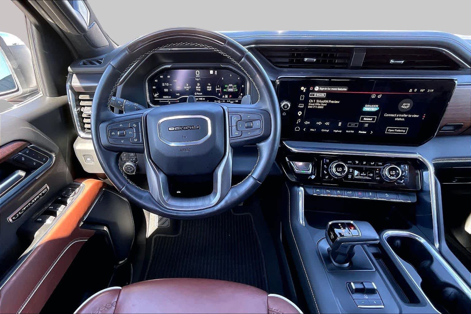 Used 2025 White Frost Tricoat GMC Denali Ultimate image 6