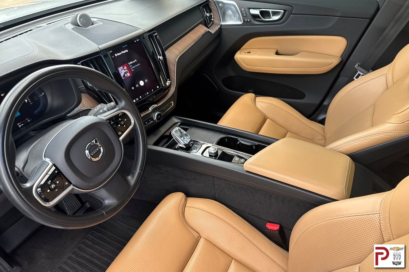 Used 2022 White Volvo T8 Inscription image 10