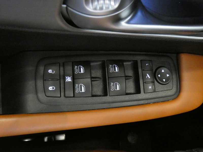 Used 2024 RED Chrysler Pinnacle FWD image 24
