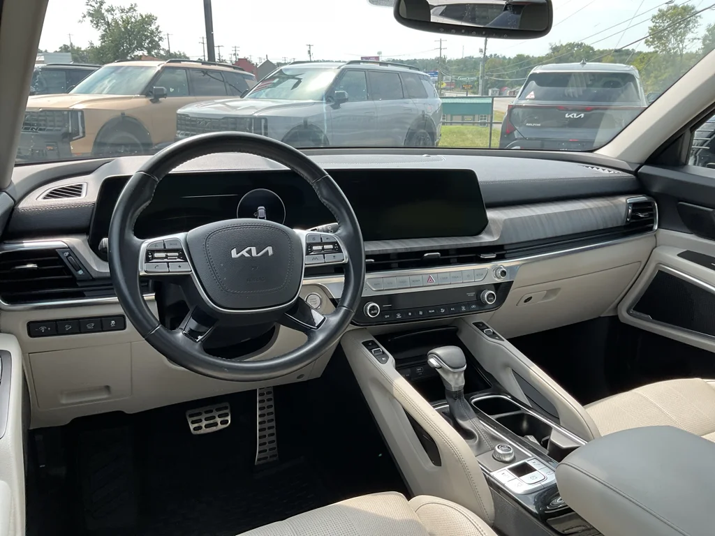 Used 2024 Ebony Black Kia SX image 22