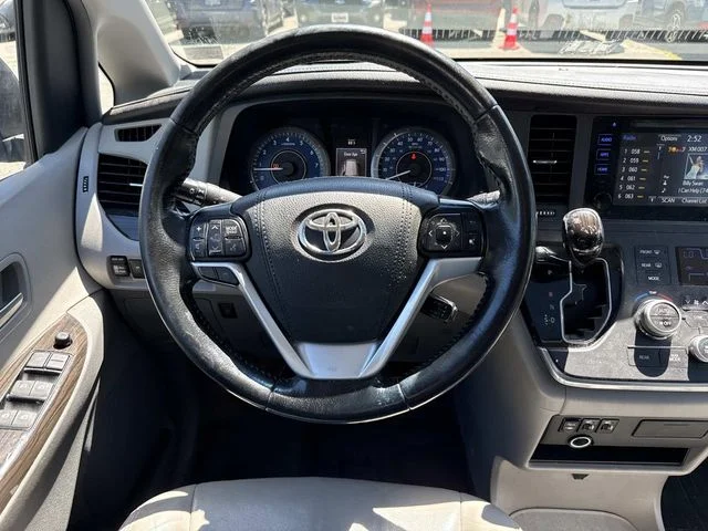 Used 2015 Gray Toyota XLE image 16