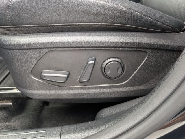 Used 2025 Black Kia EX image 16
