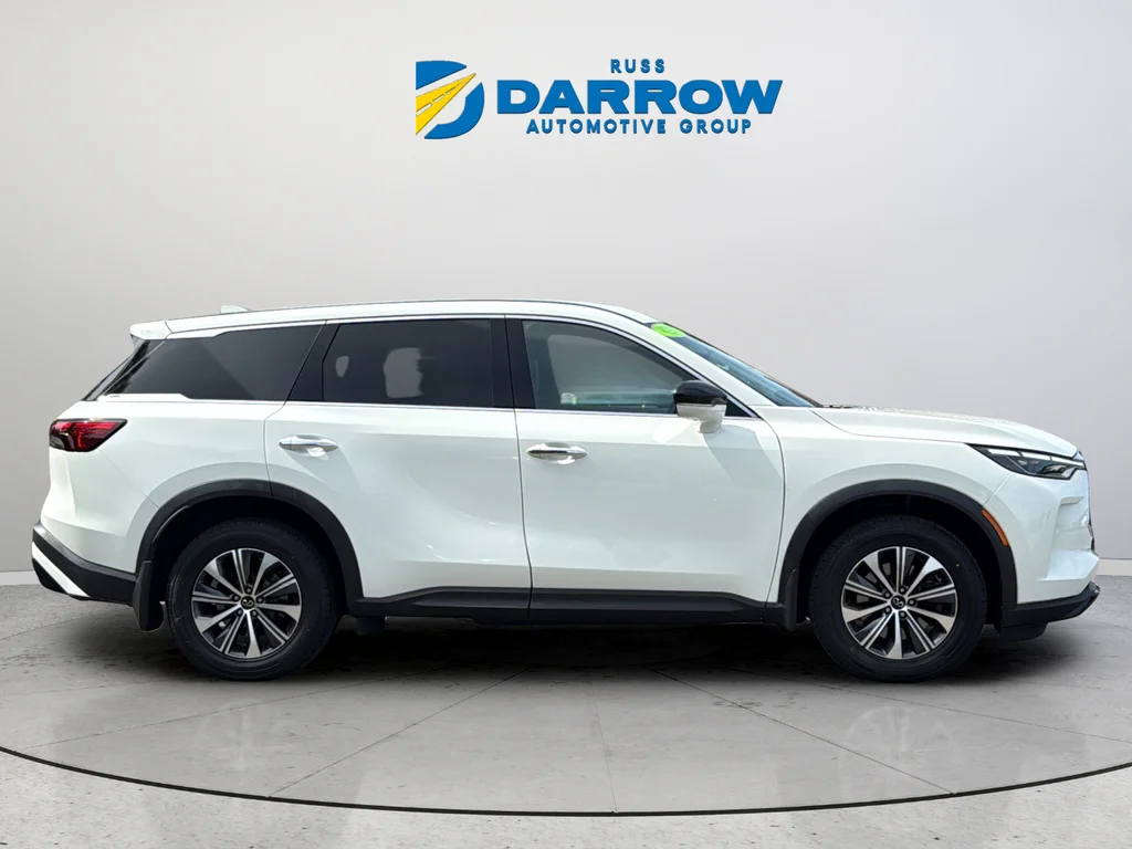 Certified Used 2023 White INFINITI PURE image 6