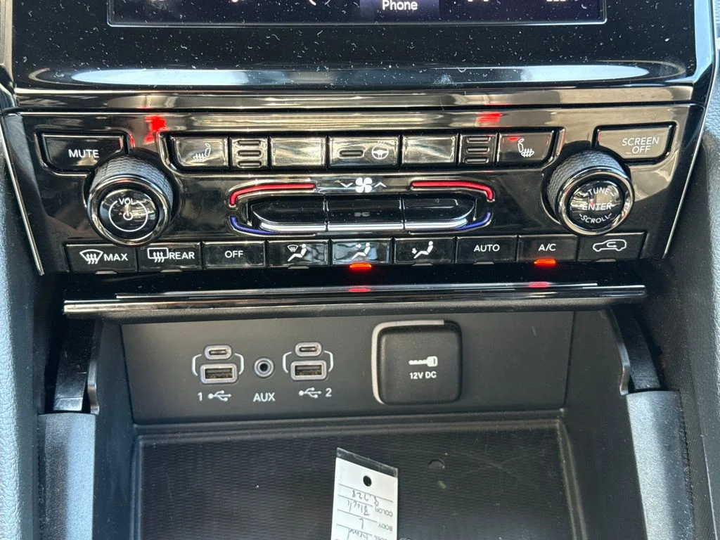 Used 2025 Diamond Black Jeep Altitude X image 24
