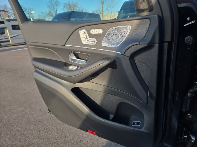 New 2026 Obsidian Black Metallic Mercedes-Benz GLS450 image 23