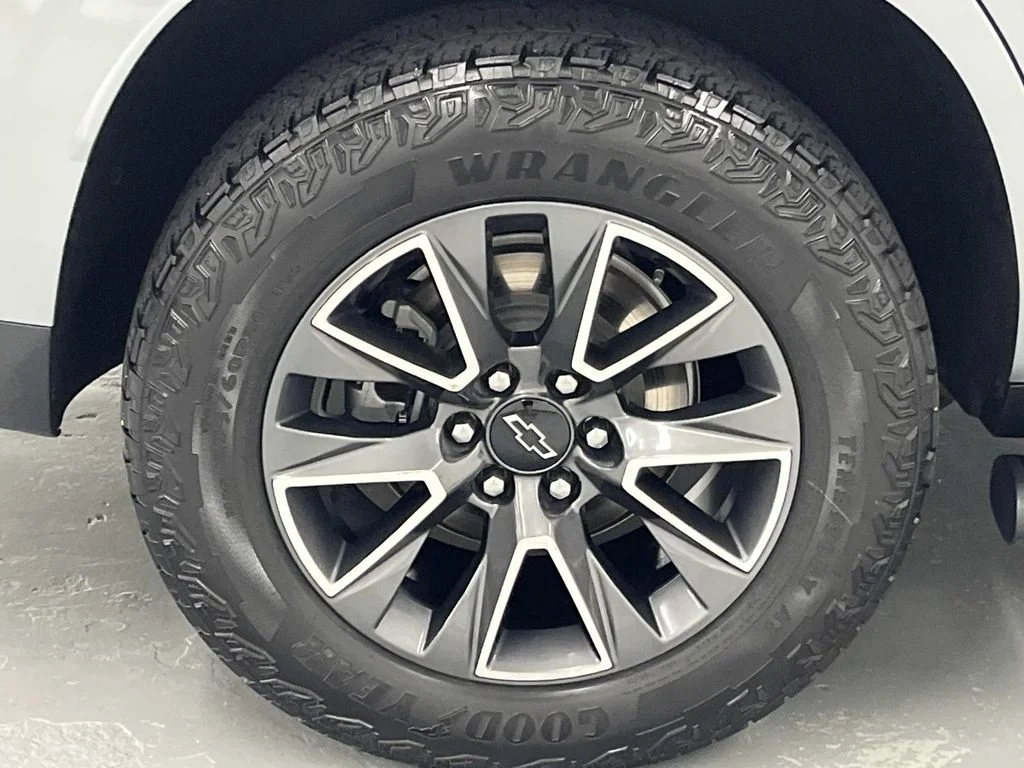 Used 2023 Sterling Gray Metallic Chevrolet Z71 image 9