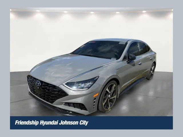 Used 2021 Gray Hyundai SEL Plus image 1