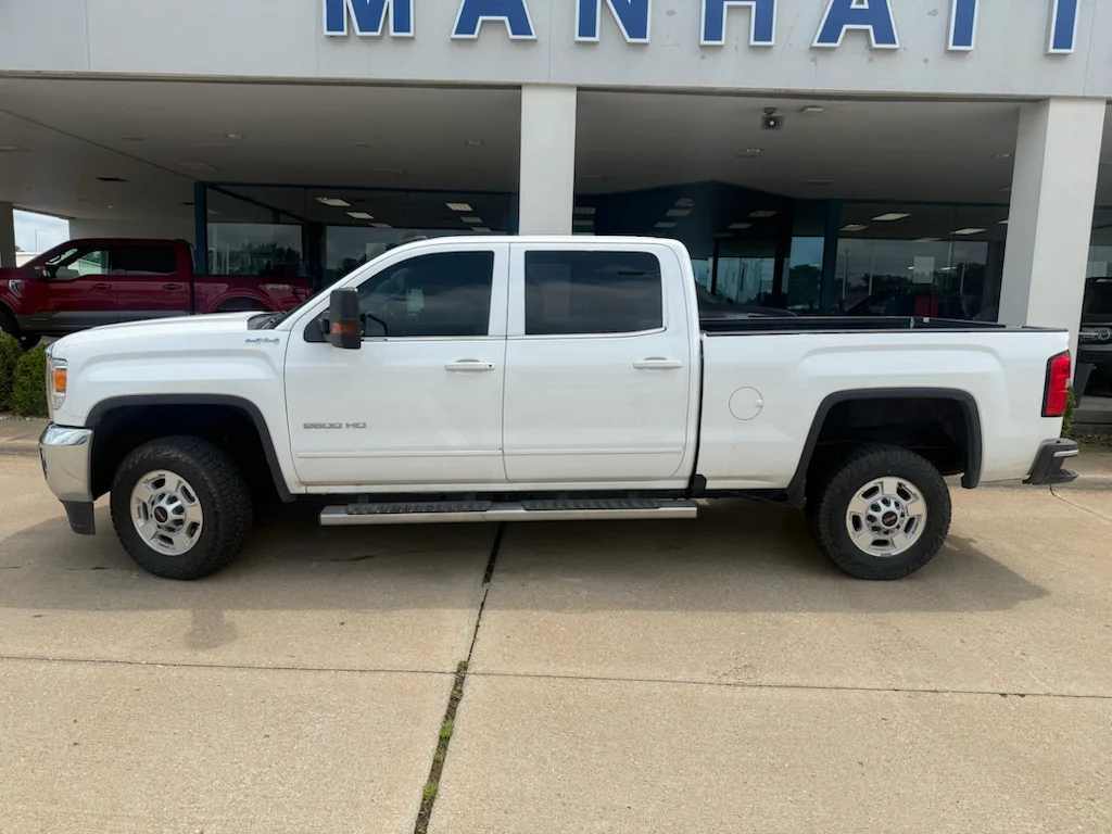 Used 2017 Summit White GMC SLE image 13