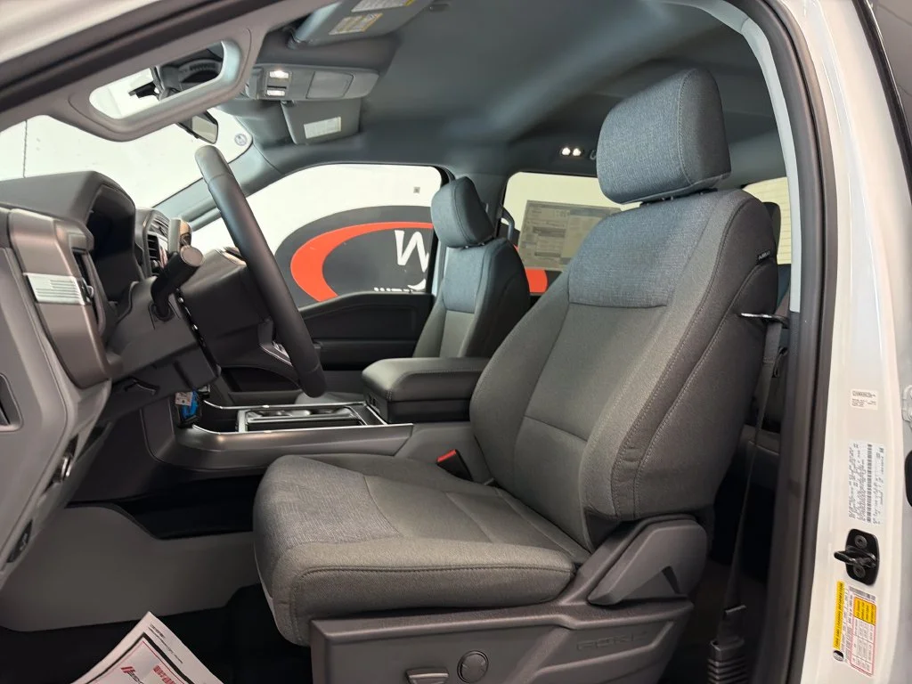 New 2026 Oxford White Ford XLT image 14