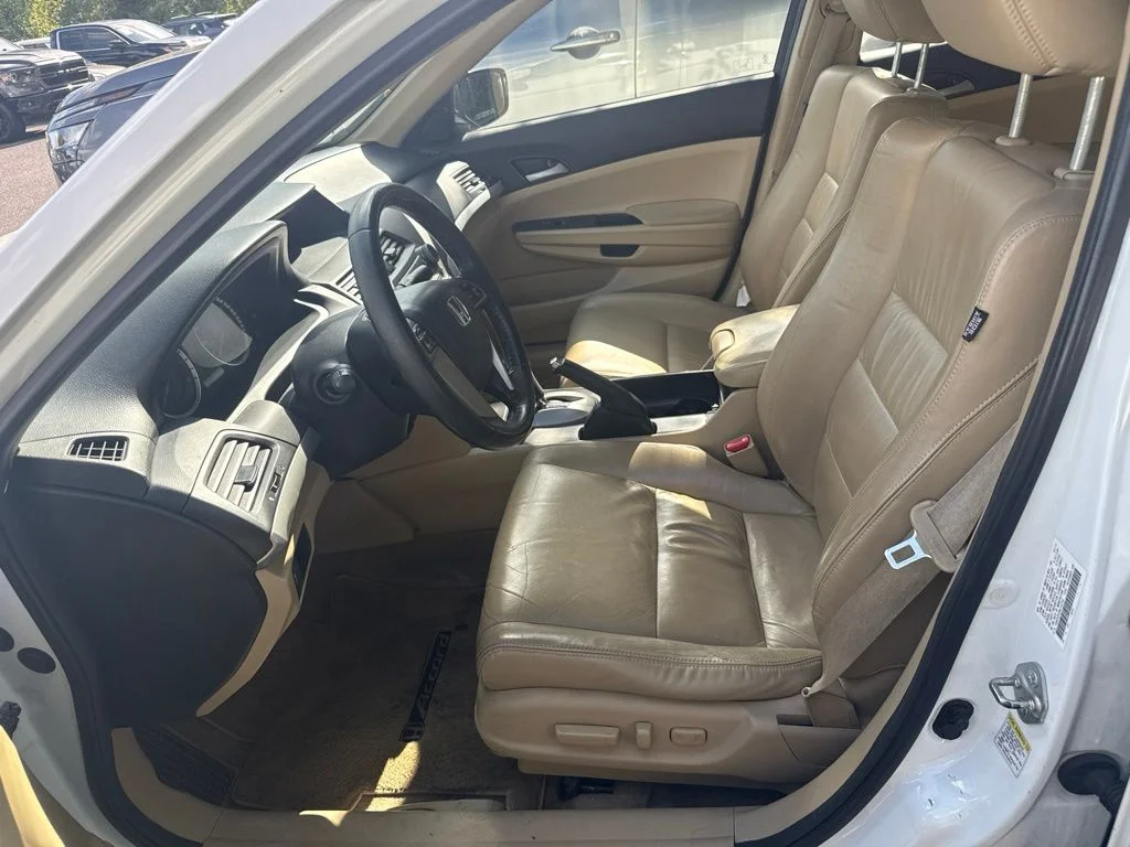 Used 2011  Honda SE image 5