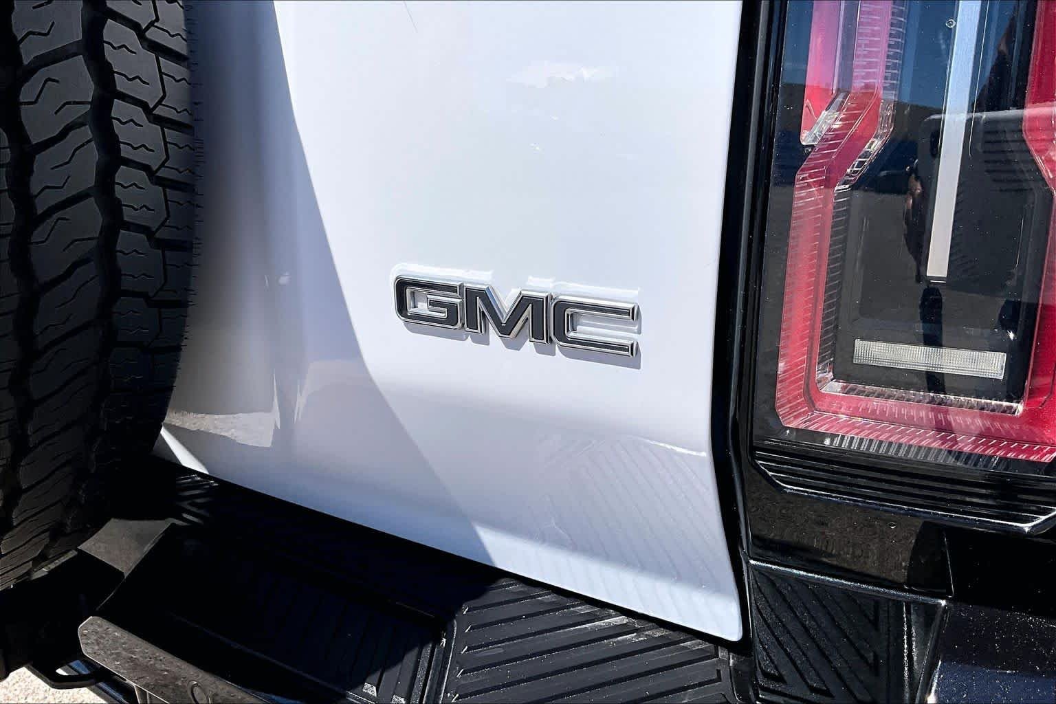 Used 2025 White GMC 3X image 9