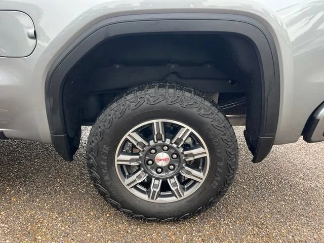 Used 2025 Sterling Metallic GMC AT4 image 10