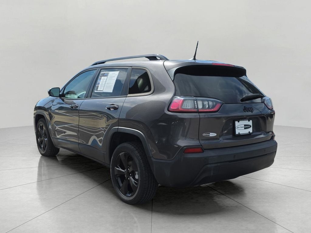 Used 2021 Gray Jeep Latitude Plus image 5