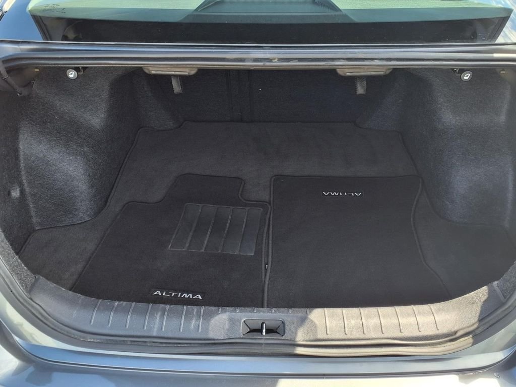 Used 2025 Gray Nissan SV FWD image 23