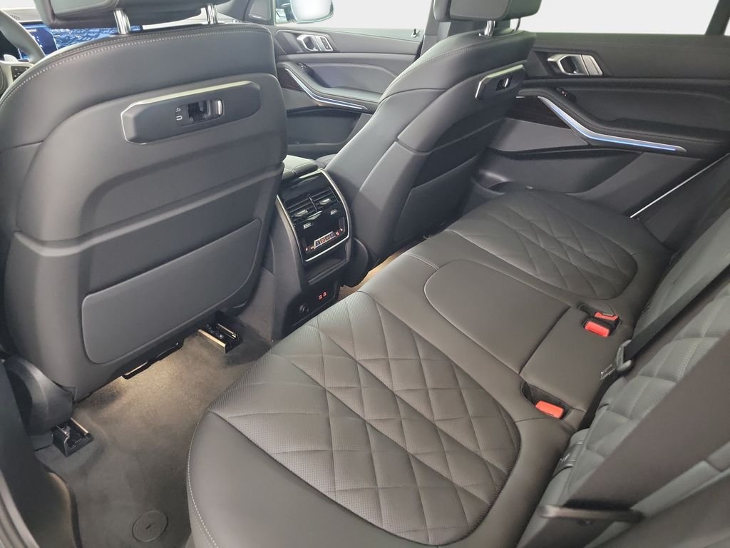 New 2026 Mineral White Metallic BMW xDrive50e image 11