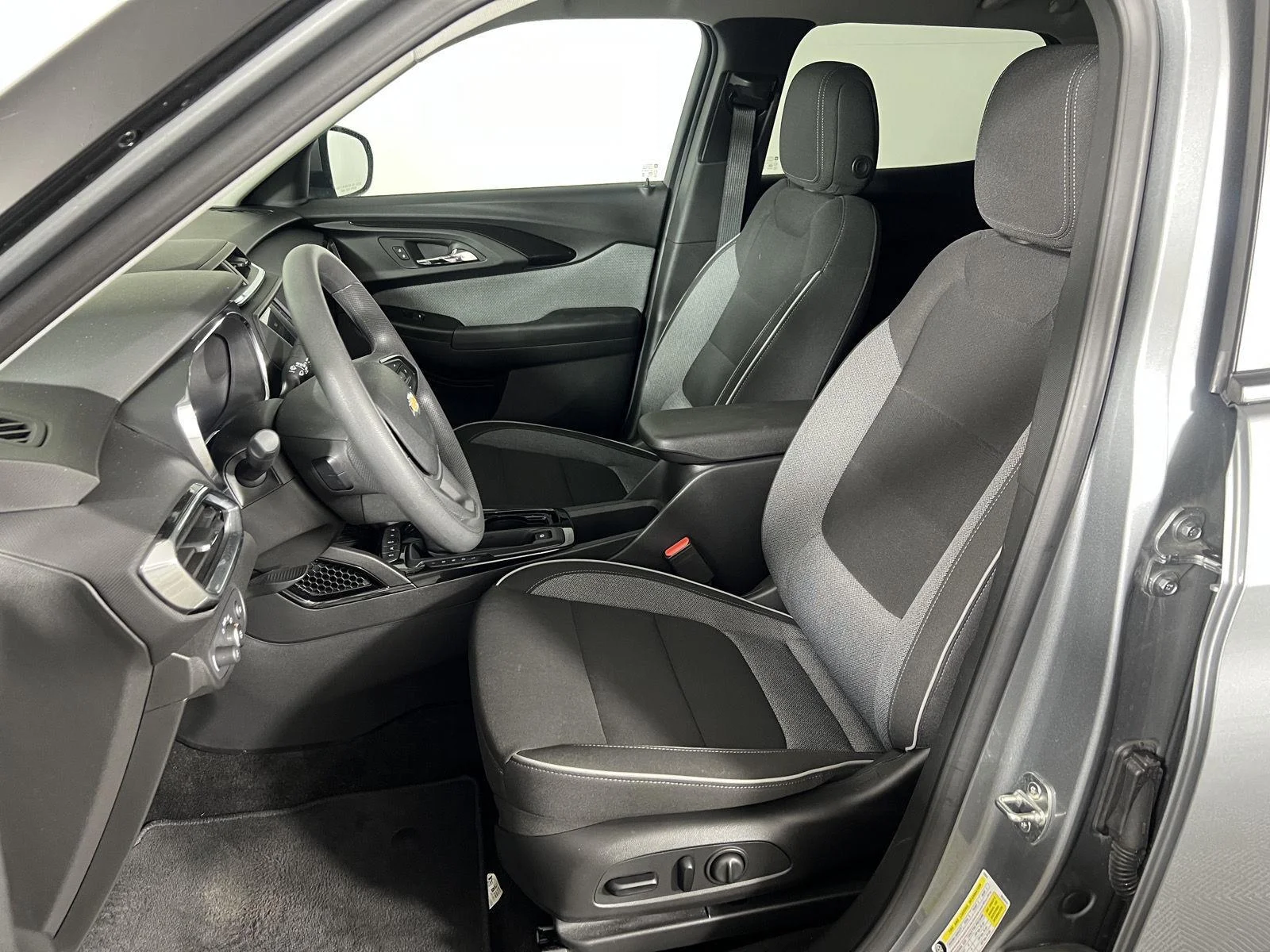 Used 2023 Sterling Gray Metallic Chevrolet LT image 44