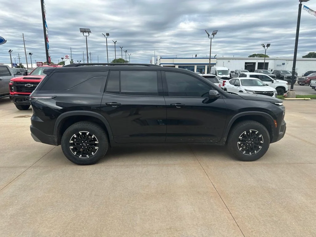Used 2024 Black Chevrolet Z71 image 35
