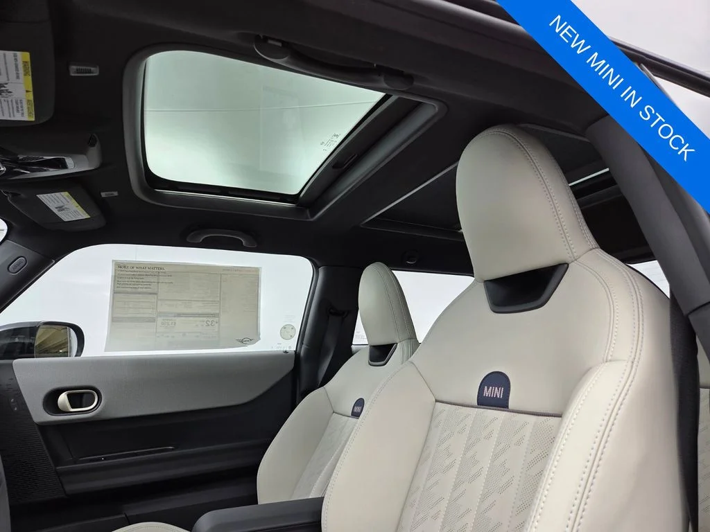 New 2026 Blue MINI Signature Plus image 11