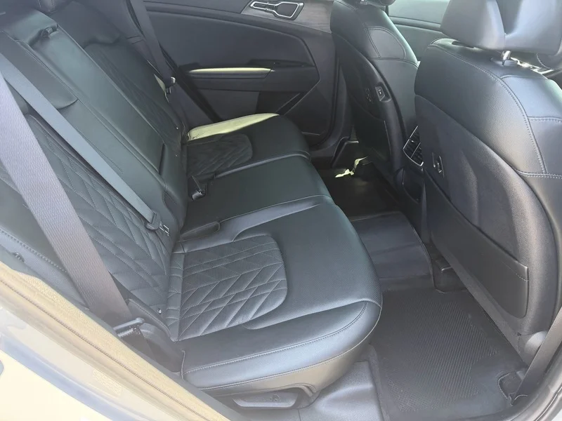 Used 2023 Wolf Gray/ebony B Kia X-Pro Prestige image 23