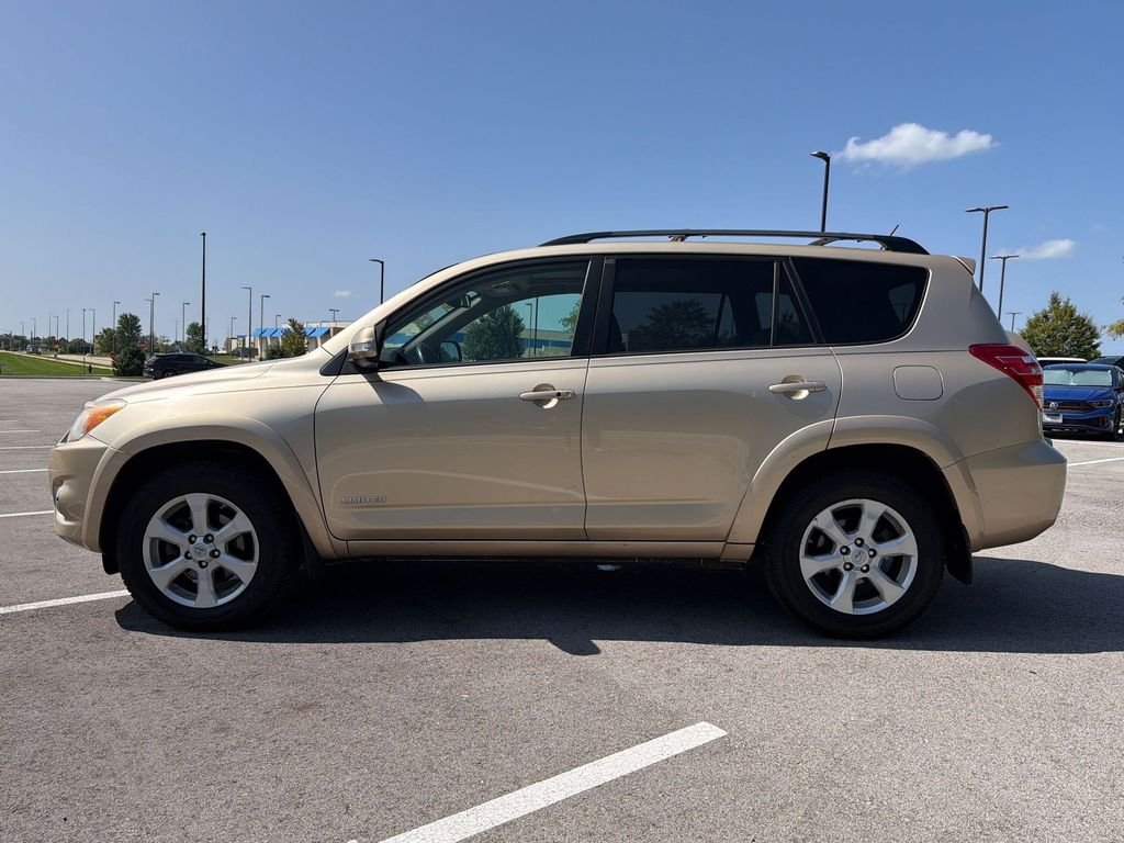 Used 2011  Toyota Limited image 4