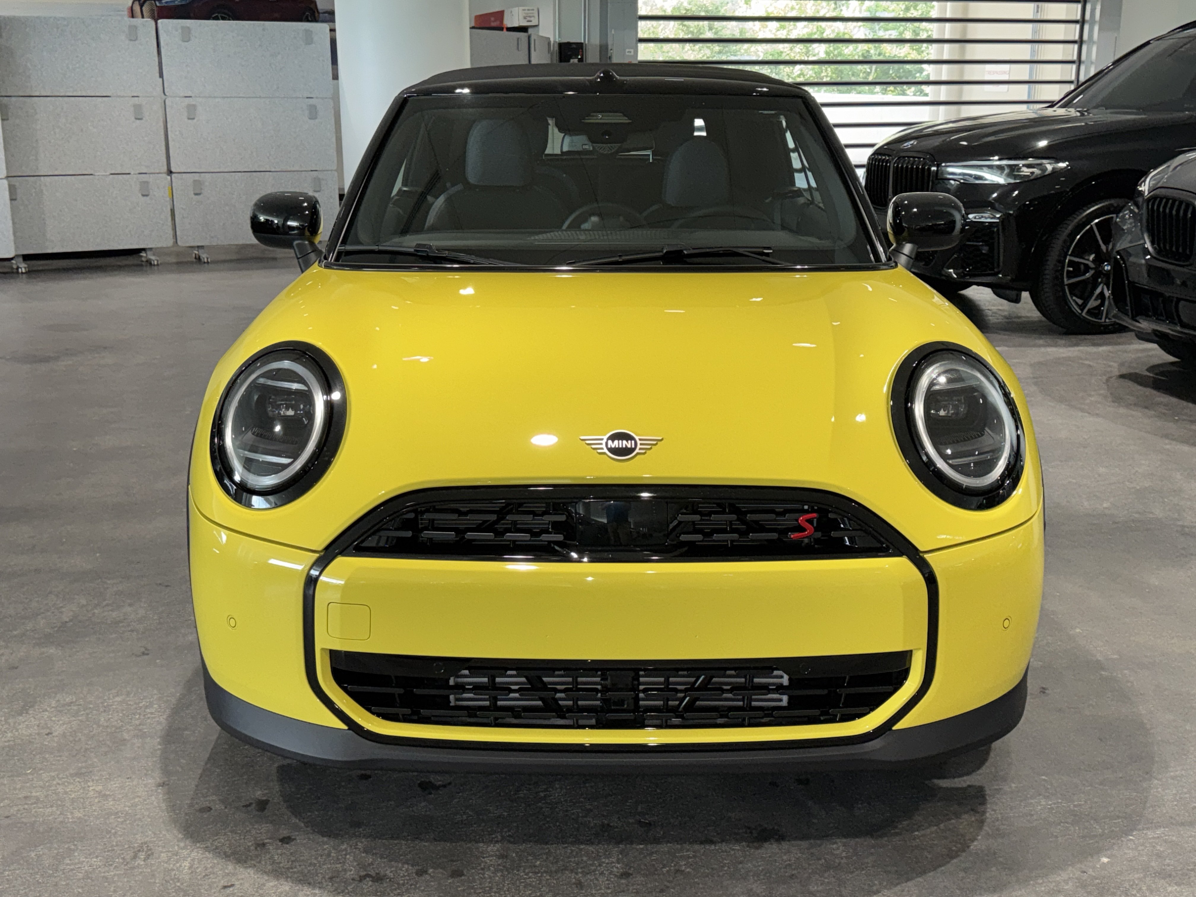New 2026 Yellow MINI Signature Plus image 2